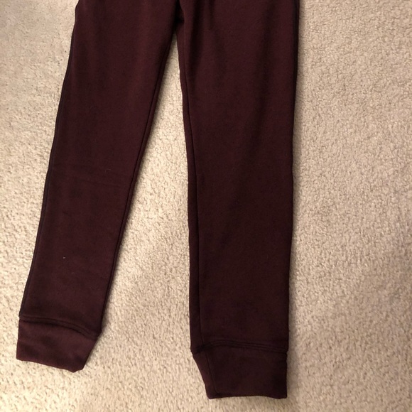 American Eagle Fleece Joggers Burgundy - Picture 5 of 5